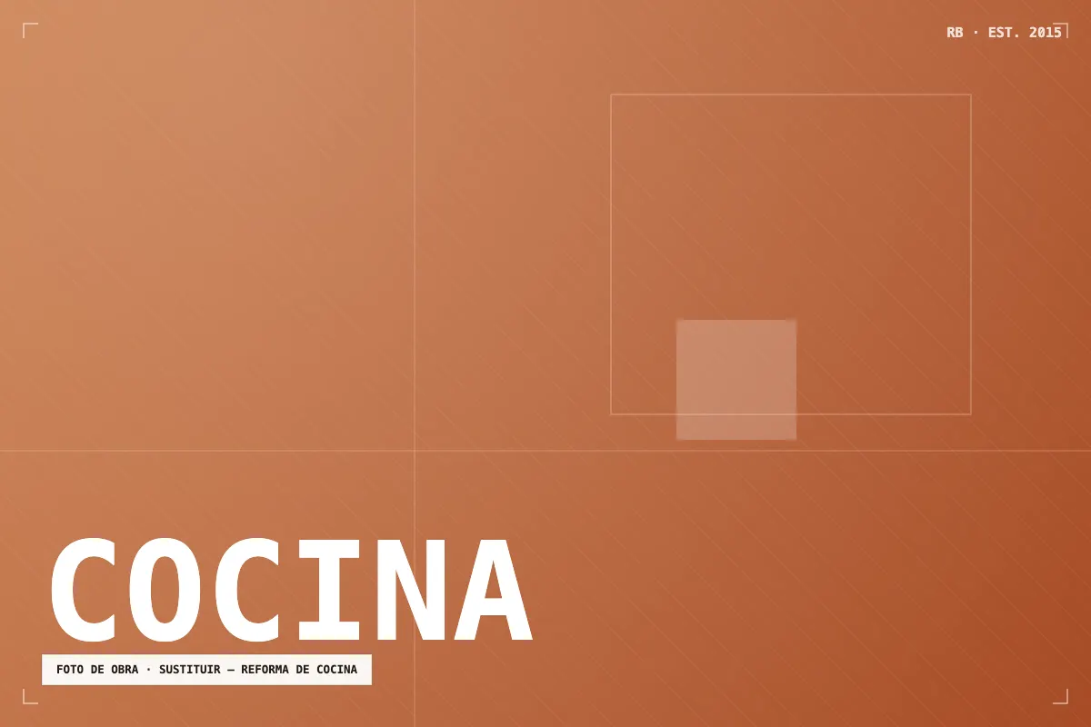 Reforma de cocina en Badalona con muebles a medida y encimera compacta